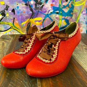 Poetic Licence Whiplash Shoes in Saddle Laceup Oxfords Size 8